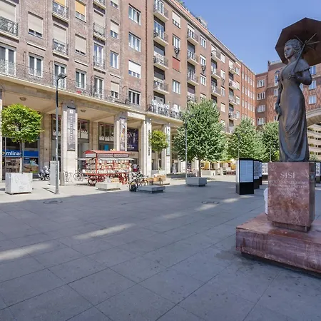 Rumbach With Mezzanine Apartament