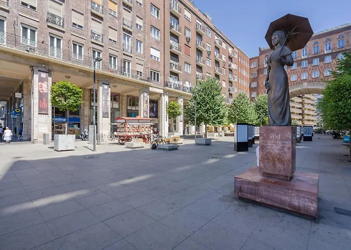 Rumbach With Mezzanine Apartament