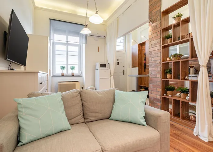 Rumbach With Mezzanine