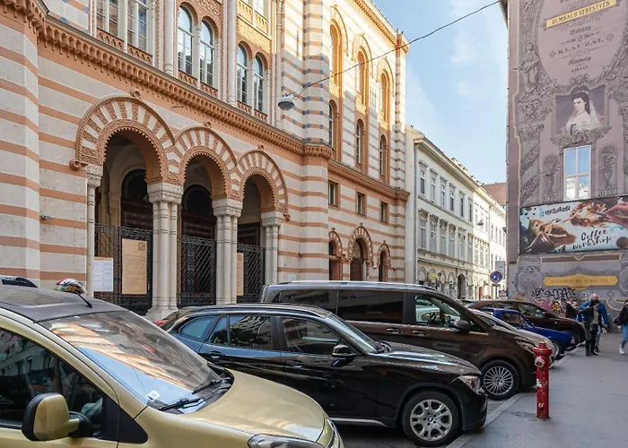 Daire Rumbach With Mezzanine Budapeşte